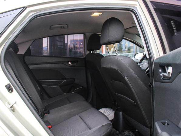 Hyundai Solaris II с пробегом 2018 года, цена 1 069 000 рублей, 162784 км, седан, Автокод Объявления