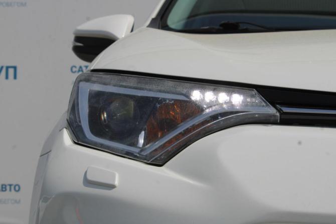Toyota RAV4 IV (XA40) Рестайлинг с пробегом 2016 года, цена 2 410 000 рублей, 112000 км, внедорожник, Автокод Объявления