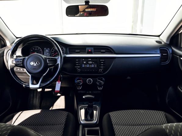 Kia Rio IV с пробегом 2018 года, цена 1 375 000 рублей, 92871 км, хэтчбек, Автокод Объявления