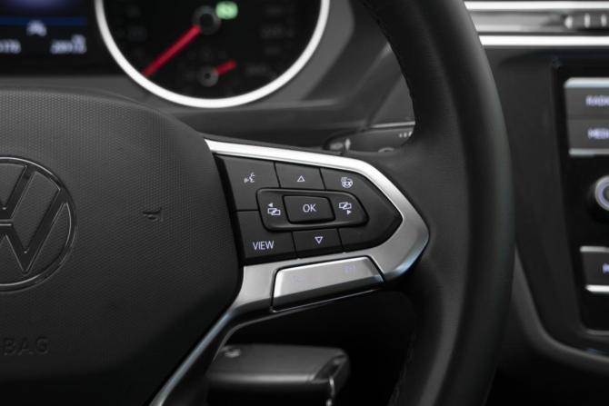 Volkswagen Tiguan II Рестайлинг с пробегом 2020 года, цена 2 449 000 рублей, 55178 км, внедорожник, Автокод Объявления