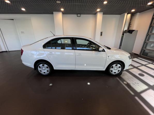 Skoda Rapid I с пробегом 2014 года, цена 687 000 рублей, 235437 км, лифтбек, Автокод Объявления