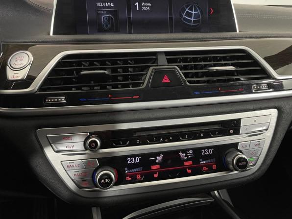 BMW 7 серии VI (G11/G12) с пробегом 2017 года, цена 2 206 000 рублей, 357762 км, седан, Автокод Объявления