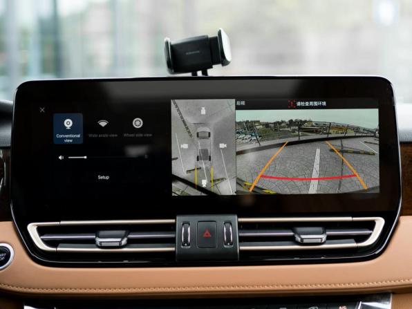 Hongqi HQ9 с пробегом 2023 года, цена 5 099 000 рублей, 10278 км, минивэн, Автокод Объявления