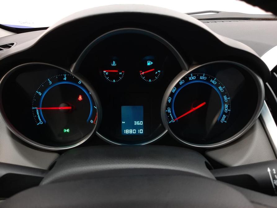 Chevrolet Cruze I Рестайлинг Москва  - изображение 8