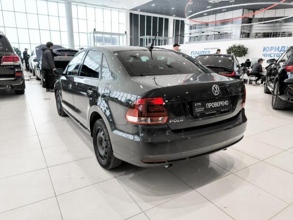 Volkswagen Polo V Рестайлинг с пробегом 2018 года, цена 1 099 000 рублей, 150424 км, седан, Автокод Объявления