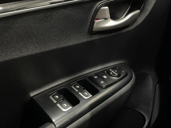 Kia Rio IV с пробегом 2018 года, цена 1 270 000 рублей, 113560 км, седан, Автокод Объявления