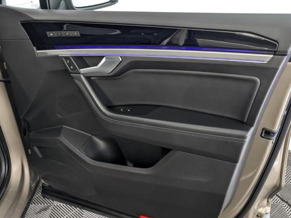 Volkswagen Touareg III с пробегом 2019 года, цена 4 430 000 рублей, 108625 км, внедорожник, Автокод Объявления