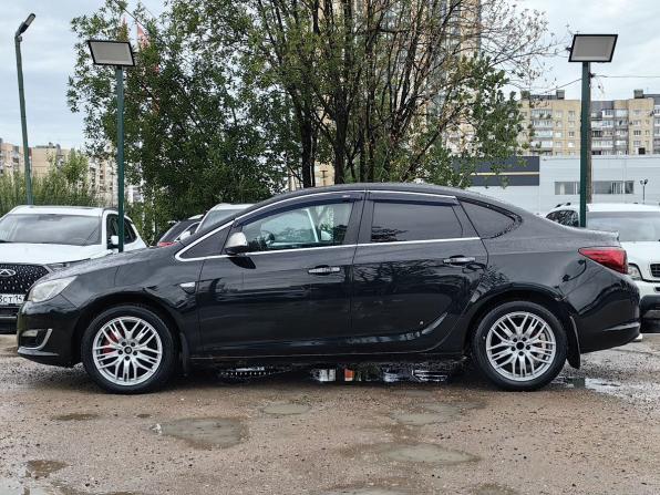 Opel Astra J Рестайлинг с пробегом 2012 года, цена 559 000 рублей, 208000 км, седан, Автокод Объявления