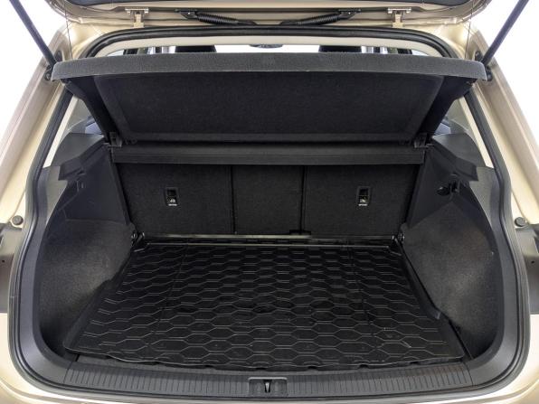 Volkswagen Tiguan II Рестайлинг с пробегом 2021 года, цена 2 370 000 рублей, 96071 км, внедорожник, Автокод Объявления