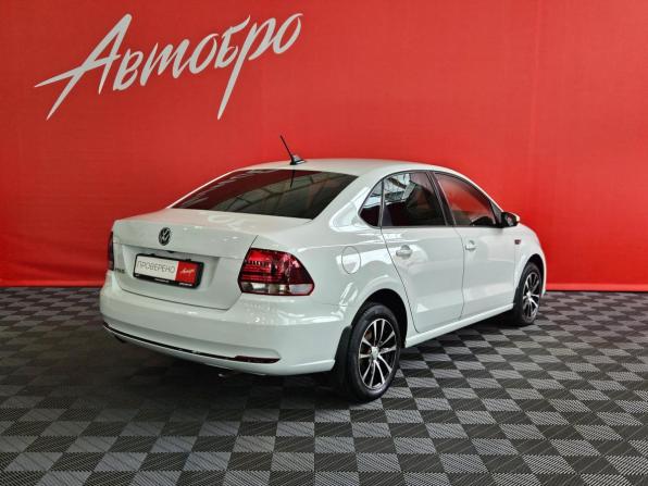 Volkswagen Polo V Рестайлинг с пробегом 2018 года, цена 1 185 000 рублей, 104000 км, седан, Автокод Объявления