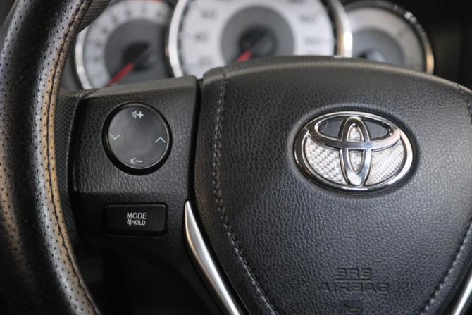 Toyota Corolla XI (E160 E170 E180) с пробегом 2014 года, цена 1 599 000 рублей, 99500 км, универсал, Автокод Объявления