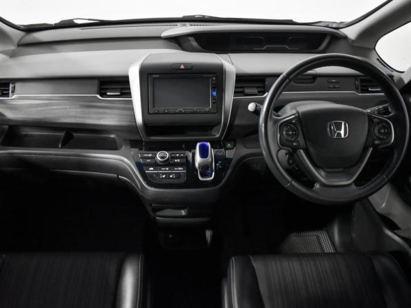 Honda Freed II с пробегом 2016 года, цена 1 100 000 рублей, 193302 км, компактвэн, Автокод Объявления