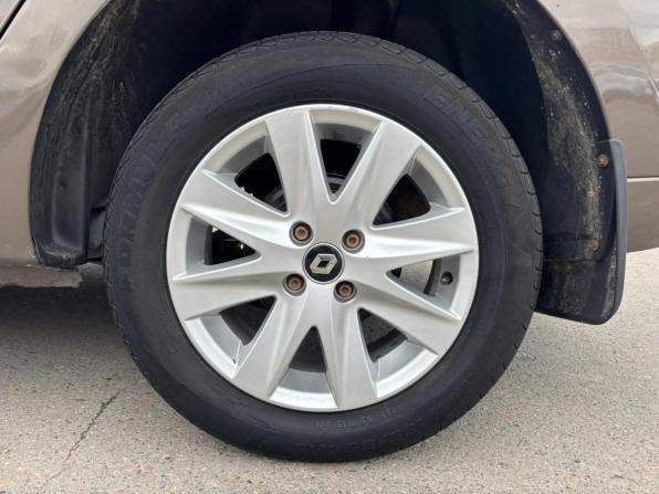 Renault Logan II Рестайлинг с пробегом 2018 года, цена 923 168 рублей, 135920 км, седан, Автокод Объявления