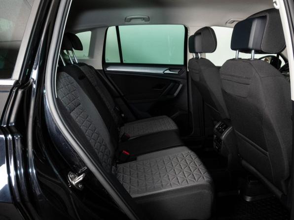 Volkswagen Tiguan II Рестайлинг с пробегом 2021 года, цена 2 977 000 рублей, 21369 км, внедорожник, Автокод Объявления