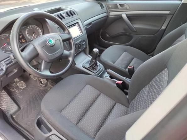 Skoda Octavia II (A5) Рестайлинг с пробегом 2012 года, цена 740 000 рублей, 99096 км, лифтбек, Автокод Объявления
