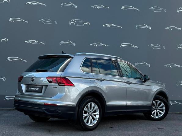 Volkswagen Tiguan II Рестайлинг с пробегом 2021 года, цена 3 325 100 рублей, 77129 км, внедорожник, Автокод Объявления