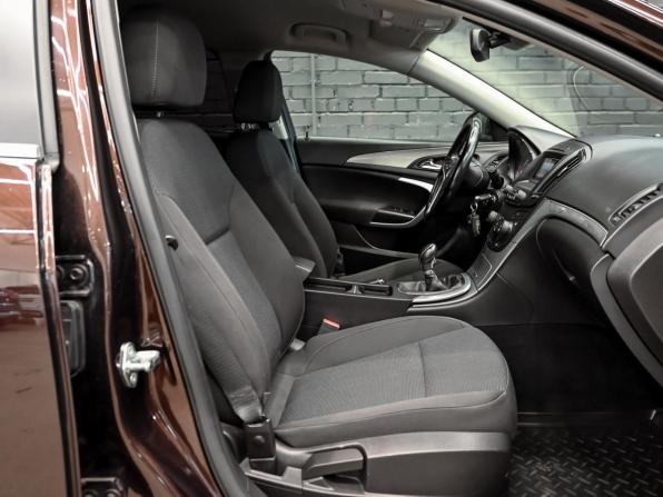Opel Insignia I Рестайлинг с пробегом 2013 года, цена 950 000 рублей, 129090 км, седан, Автокод Объявления