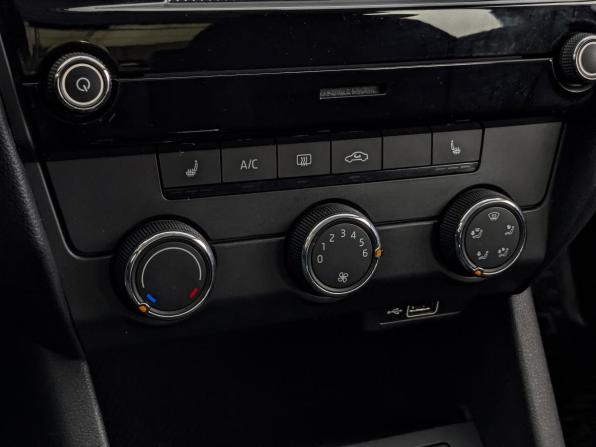 Skoda Octavia III (A7) Рестайлинг с пробегом 2020 года, цена 1 980 000 рублей, 64850 км, лифтбек, Автокод Объявления