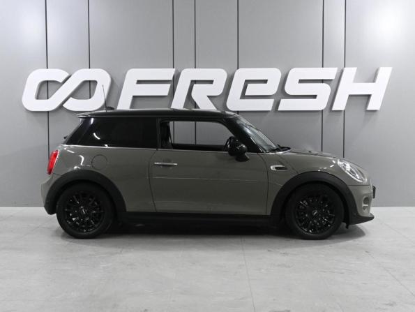 Mini Hatch III (F55/F56) Рестайлинг с пробегом 2019 года, цена 1 999 000 рублей, 109065 км, хэтчбек, Автокод Объявления