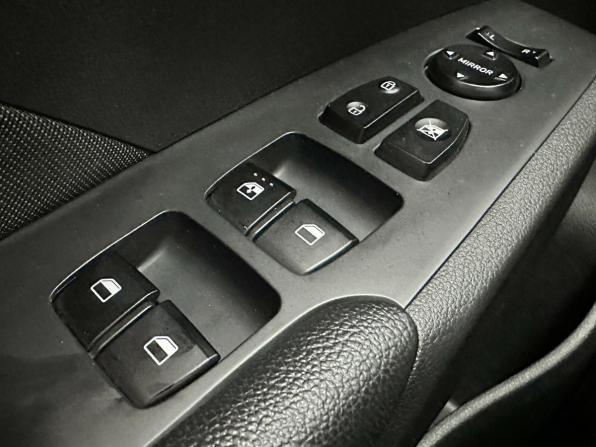 Hyundai Solaris II с пробегом 2017 года, цена 1 235 000 рублей, 149599 км, седан, Автокод Объявления