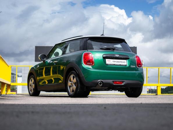 Mini Hatch III (F55/F56) Рестайлинг с пробегом 2021 года, цена 2 150 000 рублей, 23502 км, хэтчбек, Автокод Объявления