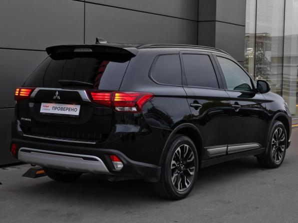 Mitsubishi Outlander III Рестайлинг 3 с пробегом 2022 года, цена 2 198 000 рублей, 122985 км, внедорожник, Автокод Объявления