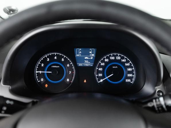 Hyundai Solaris I Рестайлинг с пробегом 2016 года, цена 993 000 рублей, 119671 км, хэтчбек, Автокод Объявления