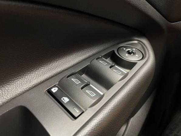 Ford Kuga II Рестайлинг с пробегом 2017 года, цена 1 607 000 рублей, 116600 км, внедорожник, Автокод Объявления
