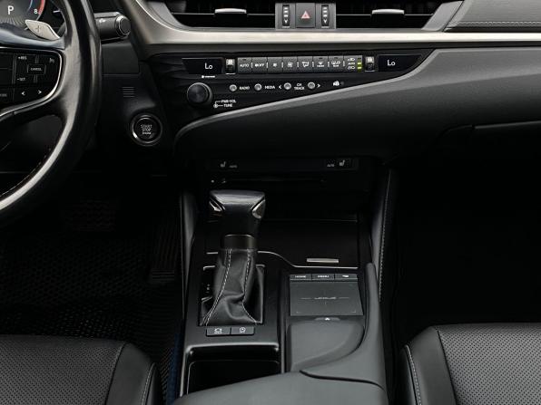 Lexus ES VII с пробегом 2020 года, цена 3 349 000 рублей, 139806 км, седан, Автокод Объявления