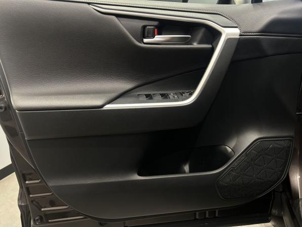 Toyota RAV4 V (XA50) с пробегом 2020 года, цена 2 965 000 рублей, 97000 км, внедорожник, Автокод Объявления