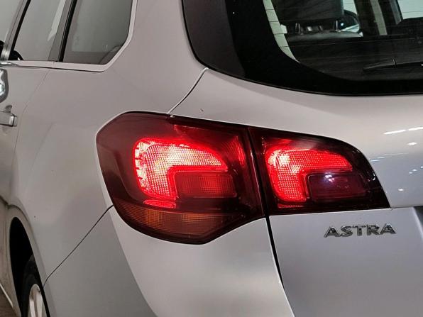 Opel Astra J с пробегом 2012 года, цена 989 000 рублей, 118830 км, универсал, Автокод Объявления