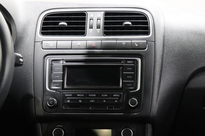 Volkswagen Polo V с пробегом 2015 года, цена 860 000 рублей, 90512 км, седан, Автокод Объявления