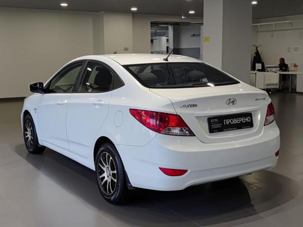 Hyundai Solaris I с пробегом 2013 года, цена 810 000 рублей, 137610 км, седан, Автокод Объявления