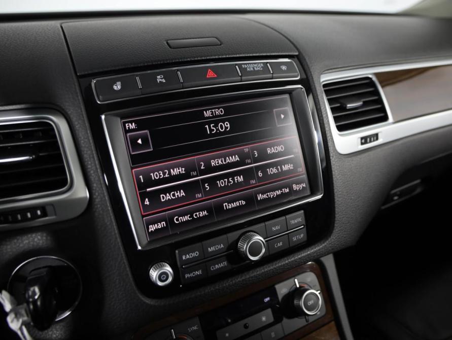 Volkswagen Touareg II Рестайлинг Санкт-Петербург  - изображение 17
