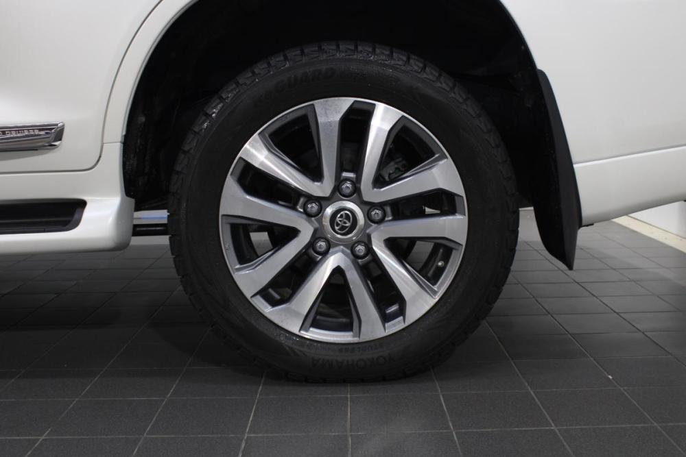 Toyota Land Cruiser 200 Series Рестайлинг 2 Владивосток  - изображение 12
