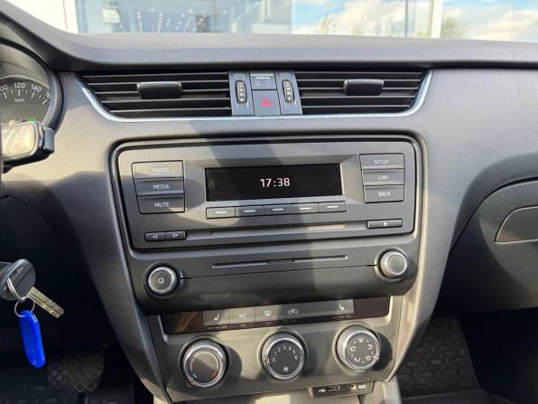 Skoda Octavia III (A7) с пробегом 2013 года, цена 950 000 рублей, 145900 км, лифтбек, Автокод Объявления