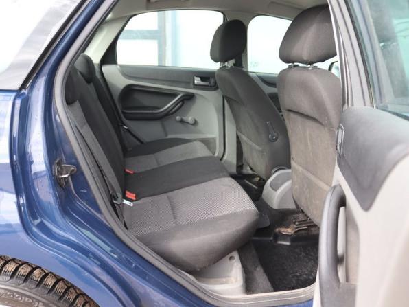 Ford Focus II Рестайлинг с пробегом 2011 года, цена 299 000 рублей, 456000 км, седан, Автокод Объявления