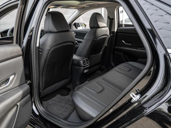 Hyundai Elantra VII (CN7) Рестайлинг с пробегом 2024 года, цена 2 190 000 рублей, 29038 км, седан, Автокод Объявления