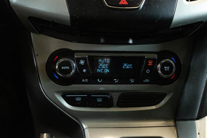 Ford Focus III с пробегом 2012 года, цена 600 000 рублей, 227138 км, хэтчбек, Автокод Объявления