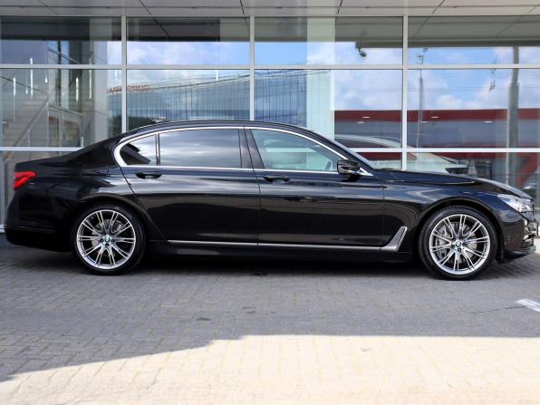 BMW 7 серии VI (G11/G12) с пробегом 2016 года, цена 3 900 000 рублей, 92075 км, седан, Автокод Объявления