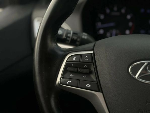 Hyundai Solaris II с пробегом 2019 года, цена 1 195 000 рублей, 163500 км, седан, Автокод Объявления