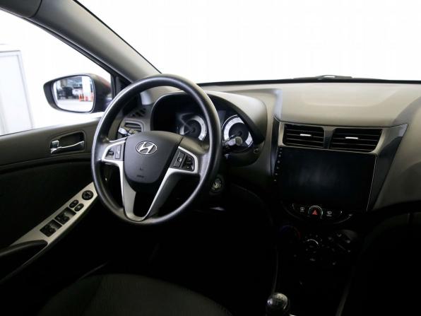 Hyundai Solaris I с пробегом 2012 года, цена 745 000 рублей, 130000 км, седан, Автокод Объявления