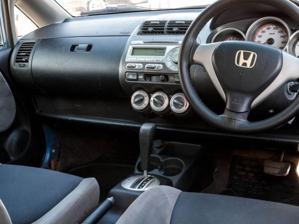 Honda Fit I с пробегом 2004 года, цена 389 000 рублей, 175660 км, хэтчбек, Автокод Объявления
