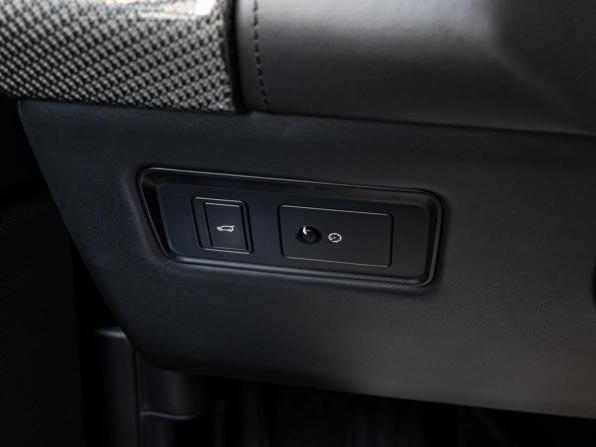 Land Rover Range Rover IV Рестайлинг с пробегом 2018 года, цена 7 150 000 рублей, 139273 км, внедорожник, Автокод Объявления