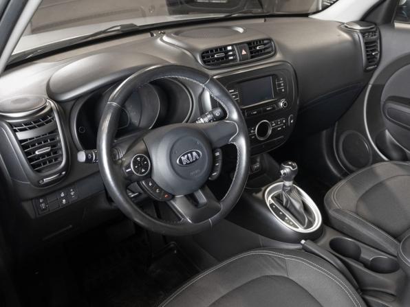 Kia Soul II Рестайлинг с пробегом 2018 года, цена 1 623 900 рублей, 76938 км, хэтчбек, Автокод Объявления