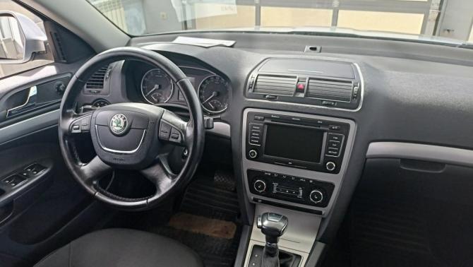 Skoda Octavia II (A5) Рестайлинг с пробегом 2013 года, цена 719 000 рублей, 262000 км, лифтбек, Автокод Объявления