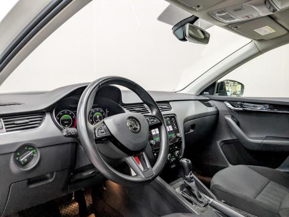 Skoda Octavia III (A7) Рестайлинг с пробегом 2020 года, цена 1 825 000 рублей, 116633 км, лифтбек, Автокод Объявления