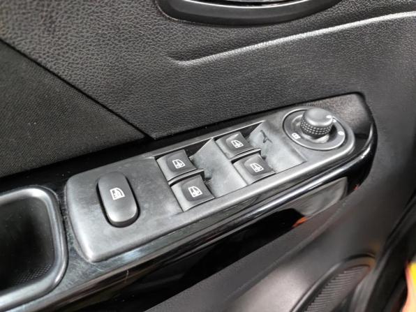 Renault Kaptur I с пробегом 2018 года, цена 1 150 000 рублей, 202100 км, внедорожник, Автокод Объявления