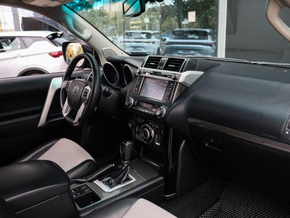 Toyota Land Cruiser Prado 150 Series Рестайлинг 1 с пробегом 2013 года, цена 2 802 000 рублей, 313607 км, внедорожник, Автокод Объявления