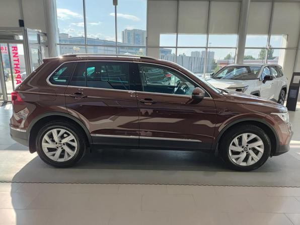 Volkswagen Tiguan II Рестайлинг с пробегом 2021 года, цена 3 260 000 рублей, 133637 км, внедорожник, Автокод Объявления